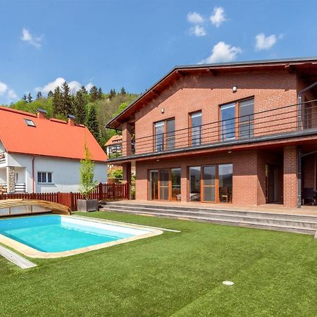 Vila Slunecni Stran Svoboda nad Upou Luaran gambar